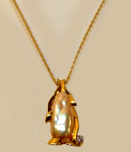 Chinese freshwater pearl pendant